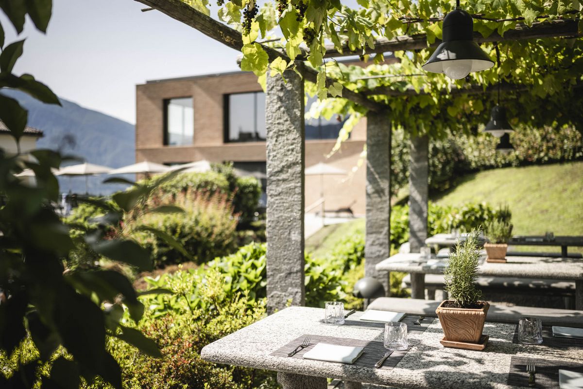 luxury-hotel-belvedere-locarno-lake-maggiore-italy-04