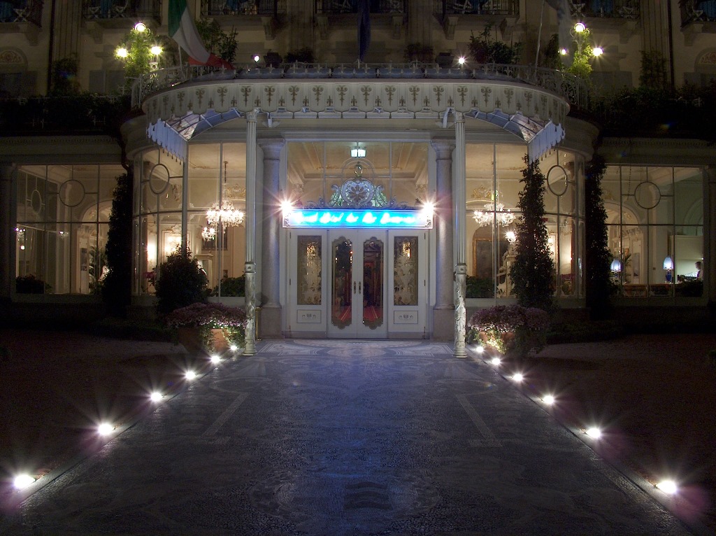 grand-hotel-des-iles-borromees-5-stelle-lago-maggiore-notturna