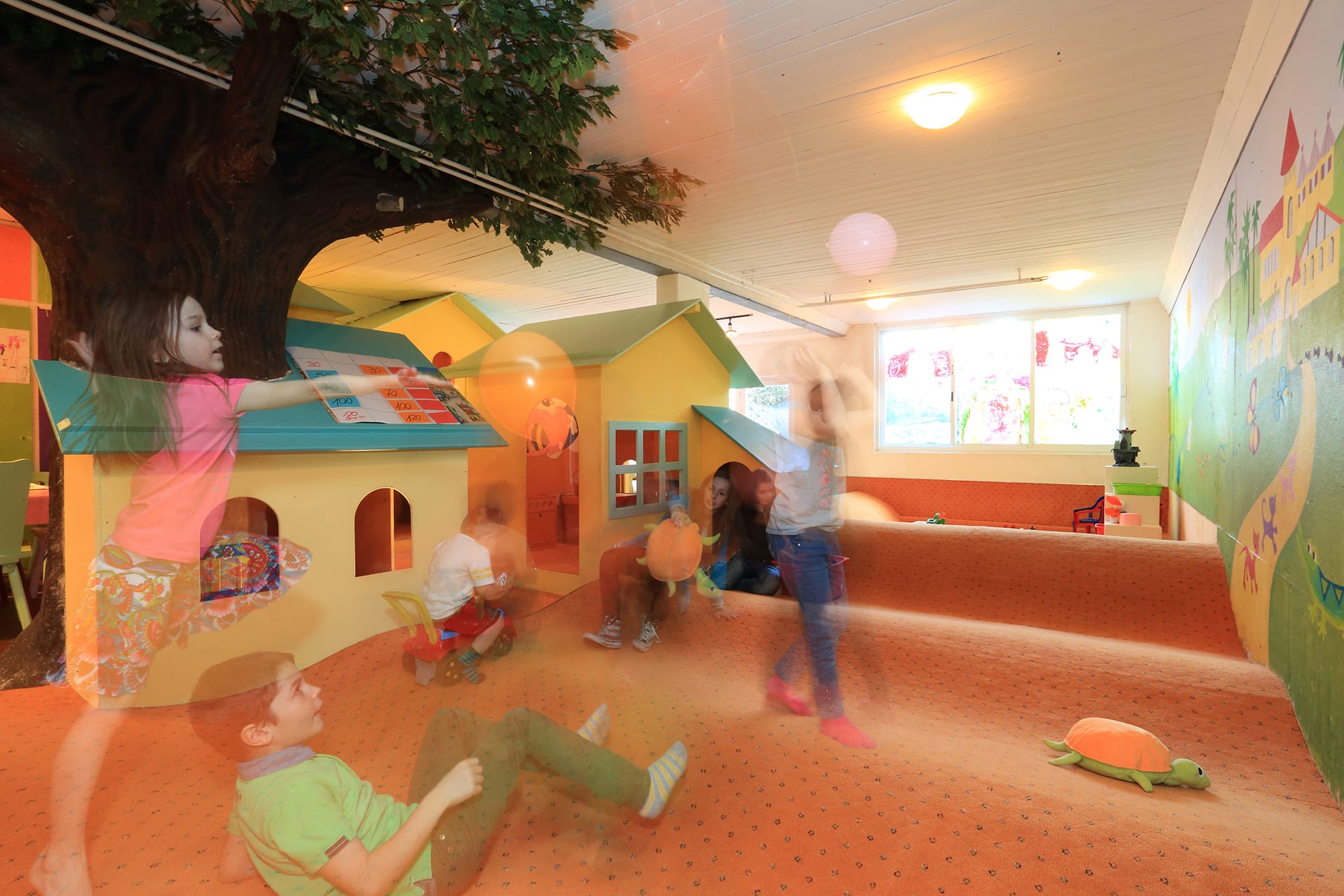 hotel-famiglie-losone-4-stelle-lago-maggiore-babyclub