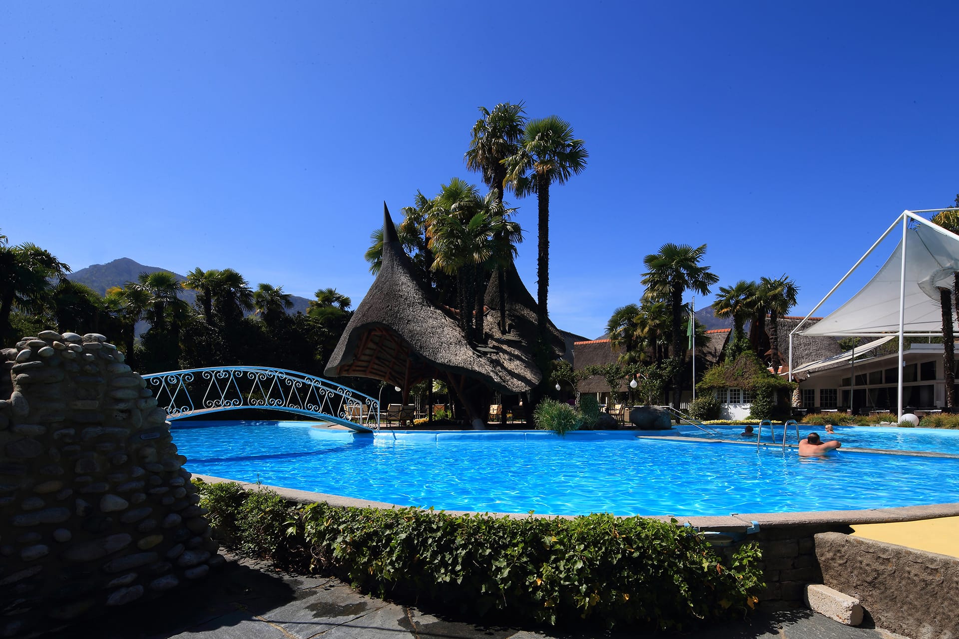 losone-family-hotel-4-stelle-lago-maggiore-piscina