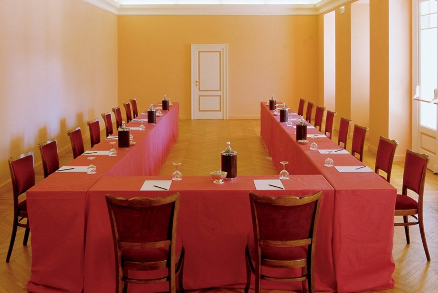 sala-grotto-meeting-hotel-majestic-lago-maggiore